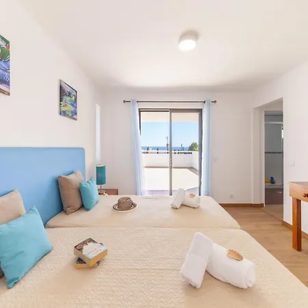 Villa In Gale Near Golden Beaches البوفيرا
