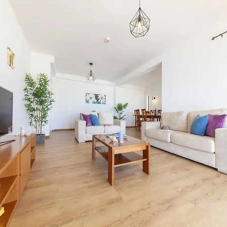 Villa In Gale Near Golden Beaches * البوفيرا