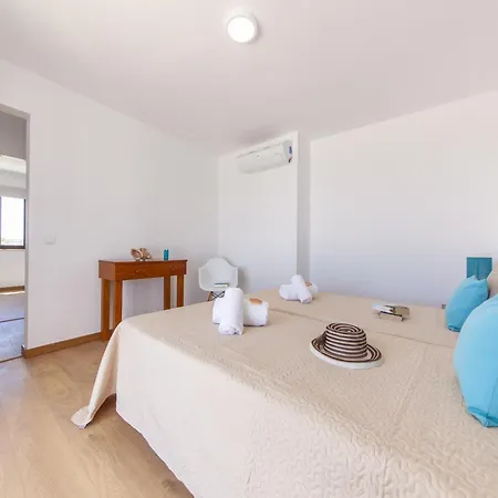 Villa In Gale Near Golden Beaches فيلة *